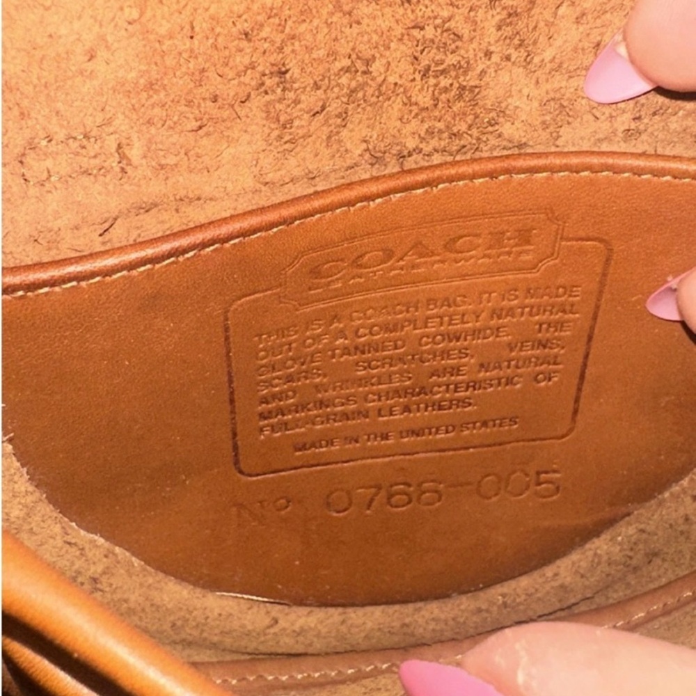 COACH Classic Brown Leather Crossbody Bag with Brass Accent - Picture 4 of 4